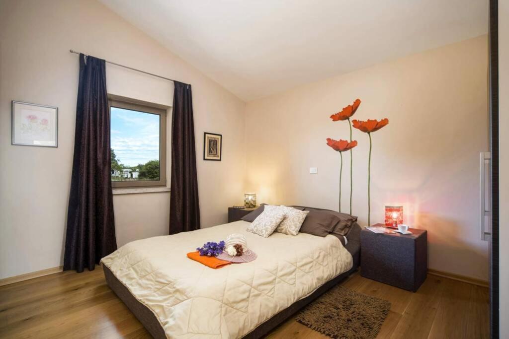 Sunny Summer House 4* Villa